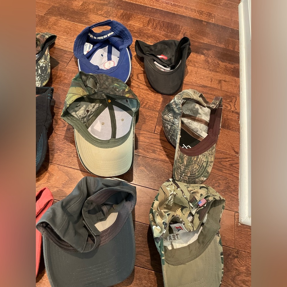 Bundle of men’s hats - Picture 7 of 8